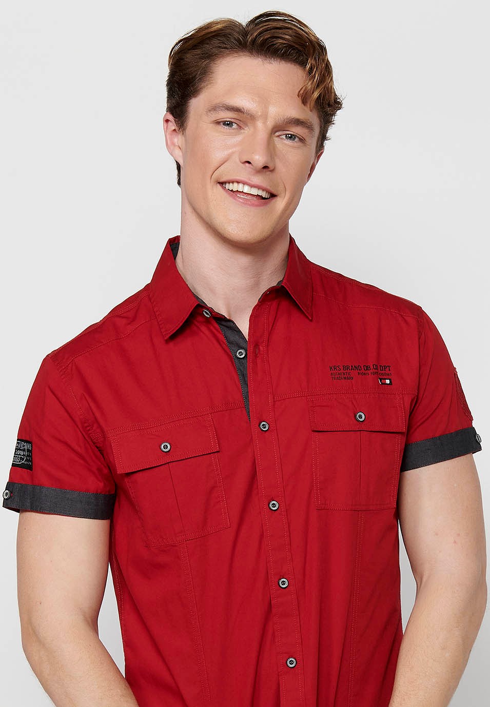 Camisa de manga corta de Algodón con Cierre delantero con botones y Bolsillos delanteros con solapa de Color rojo para Hombre