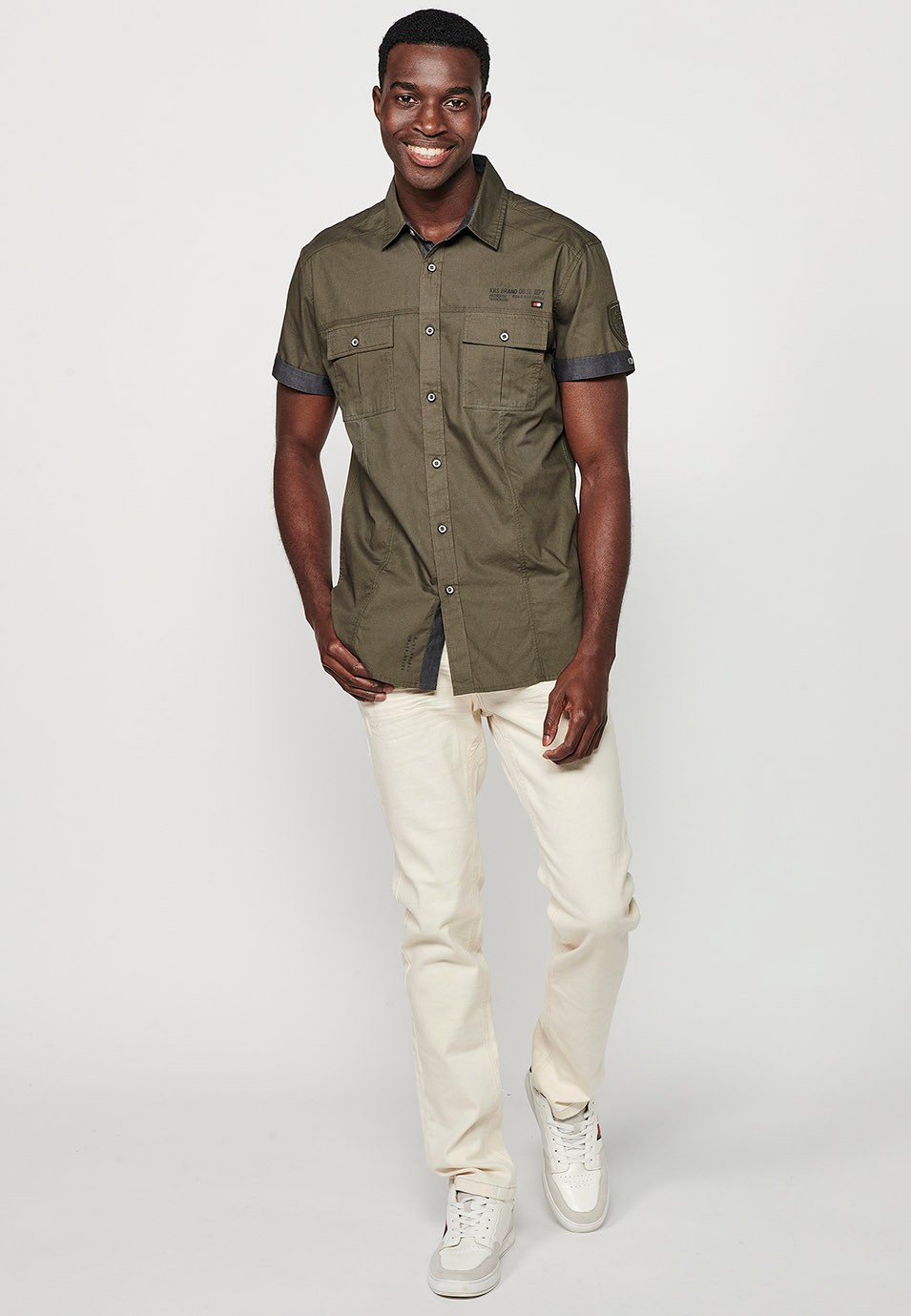 Short Sleeve Cotton Shirt with Button Front Closure and Front Flap Pockets in Olive Color for Men 4