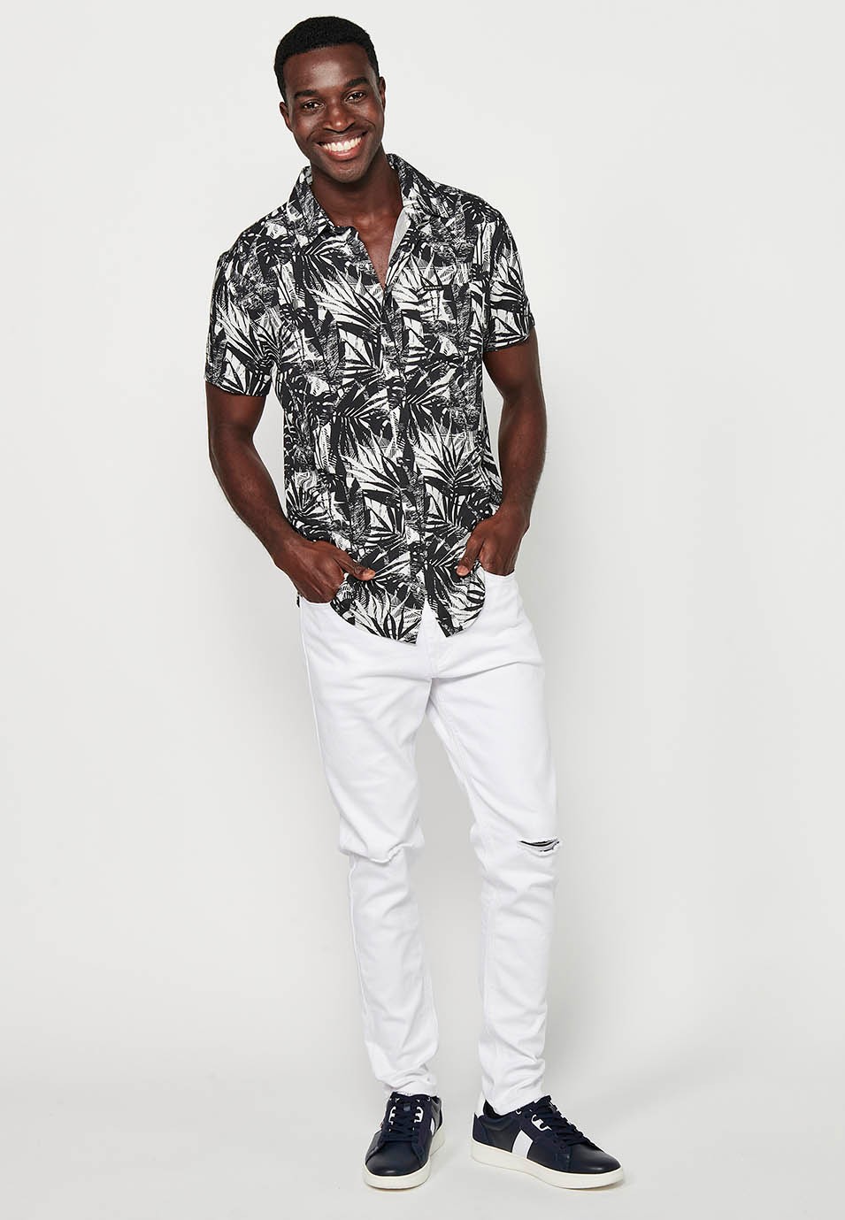 Short Sleeve Shirt with Button Front Closure and Black Floral Print for Men 3