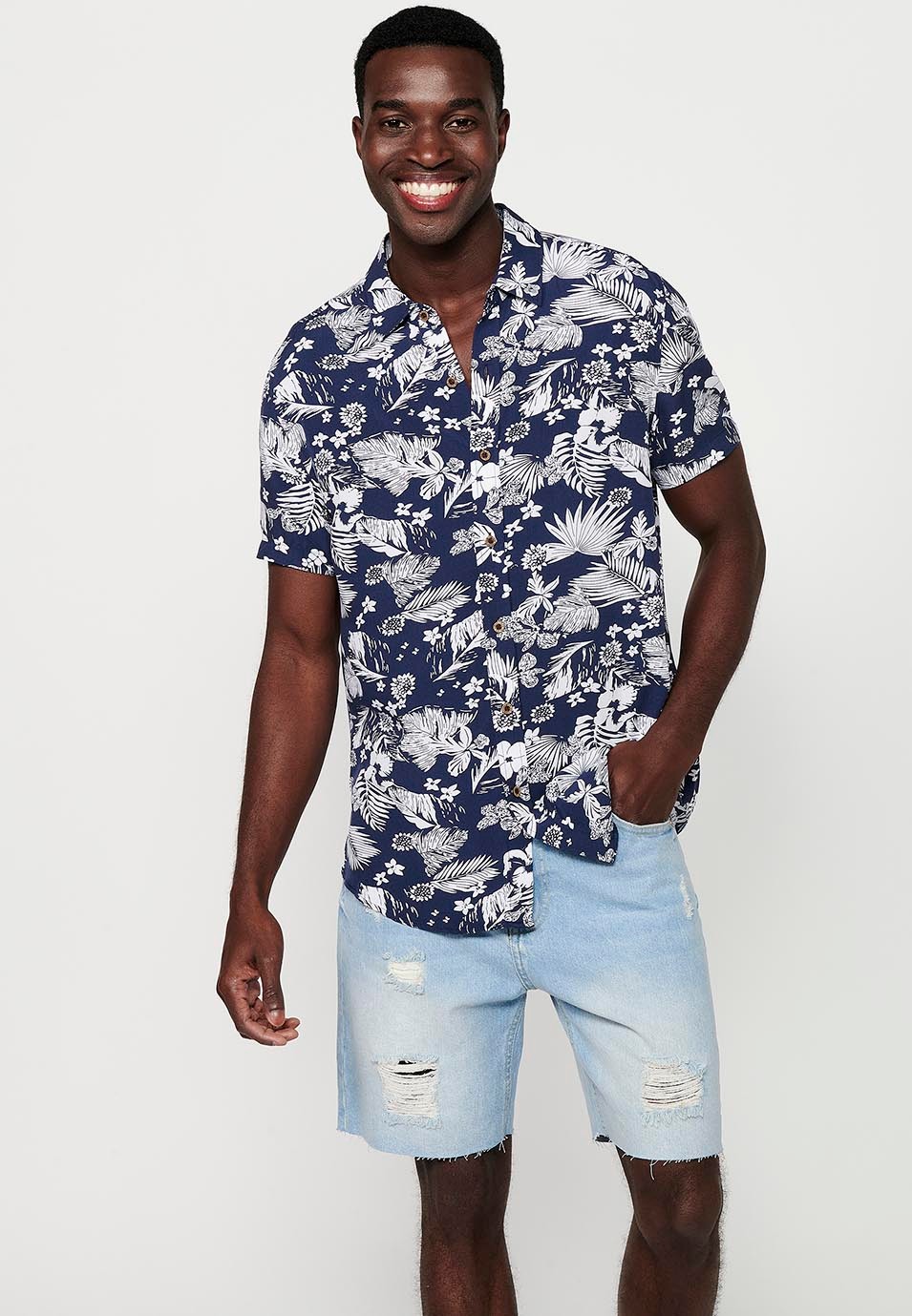 Camisa de manga corta con cuello camisero y estampado floral tropical, Azul para hombres 6