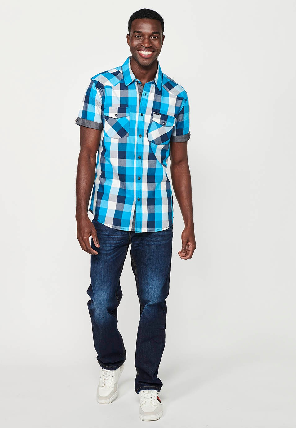 Blue and white checkered cotton short sleeve shirt for men 5