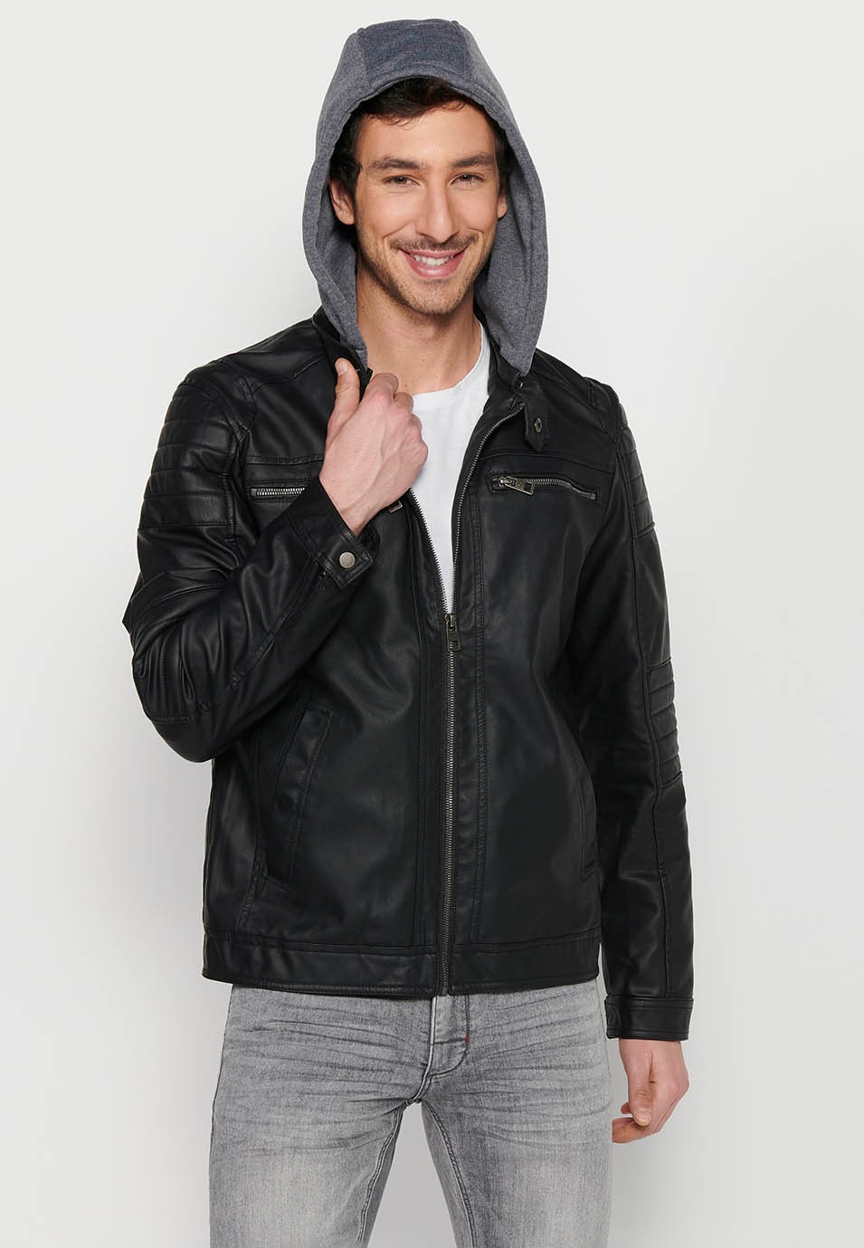 Veste coupe-vent à manches longues avec fermeture zippée sur le devant et col à capuche amovible réglable avec cordon de serrage en Noir pour homme