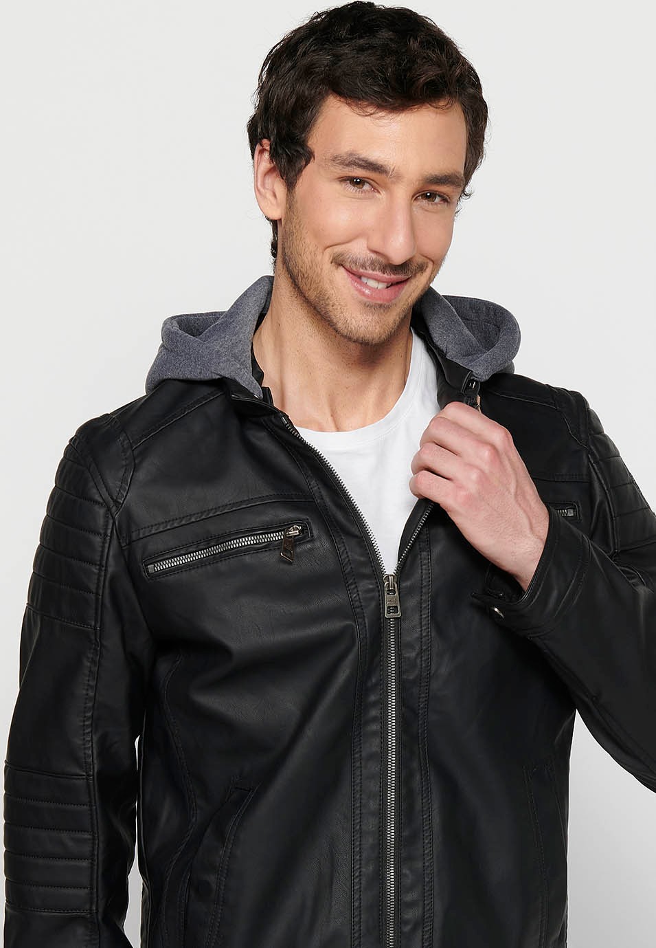 Veste coupe-vent à manches longues avec fermeture zippée sur le devant et col à capuche amovible réglable avec cordon de serrage en Noir pour homme 8