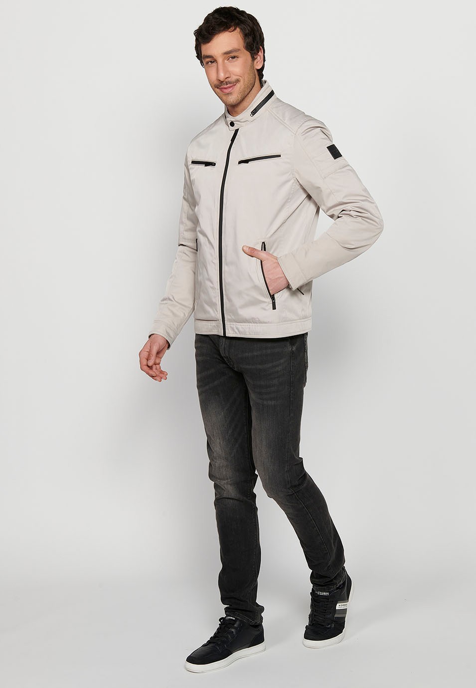 Beige Long-sleeved Jacket with Round Neck and Front Zipper Closure for Men 2