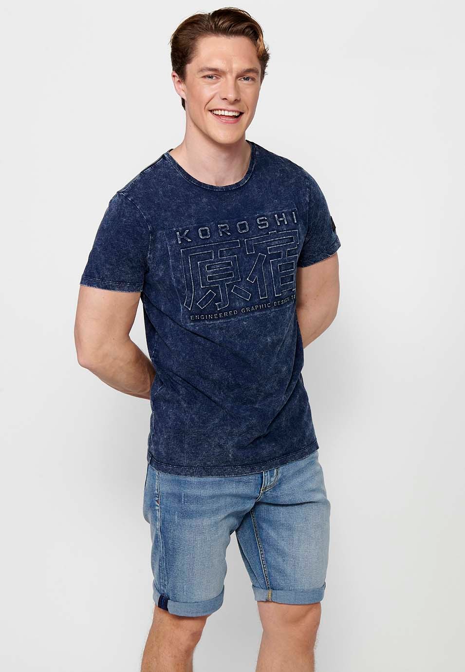 Short-sleeved round neck T-shirt with blue front letters for men