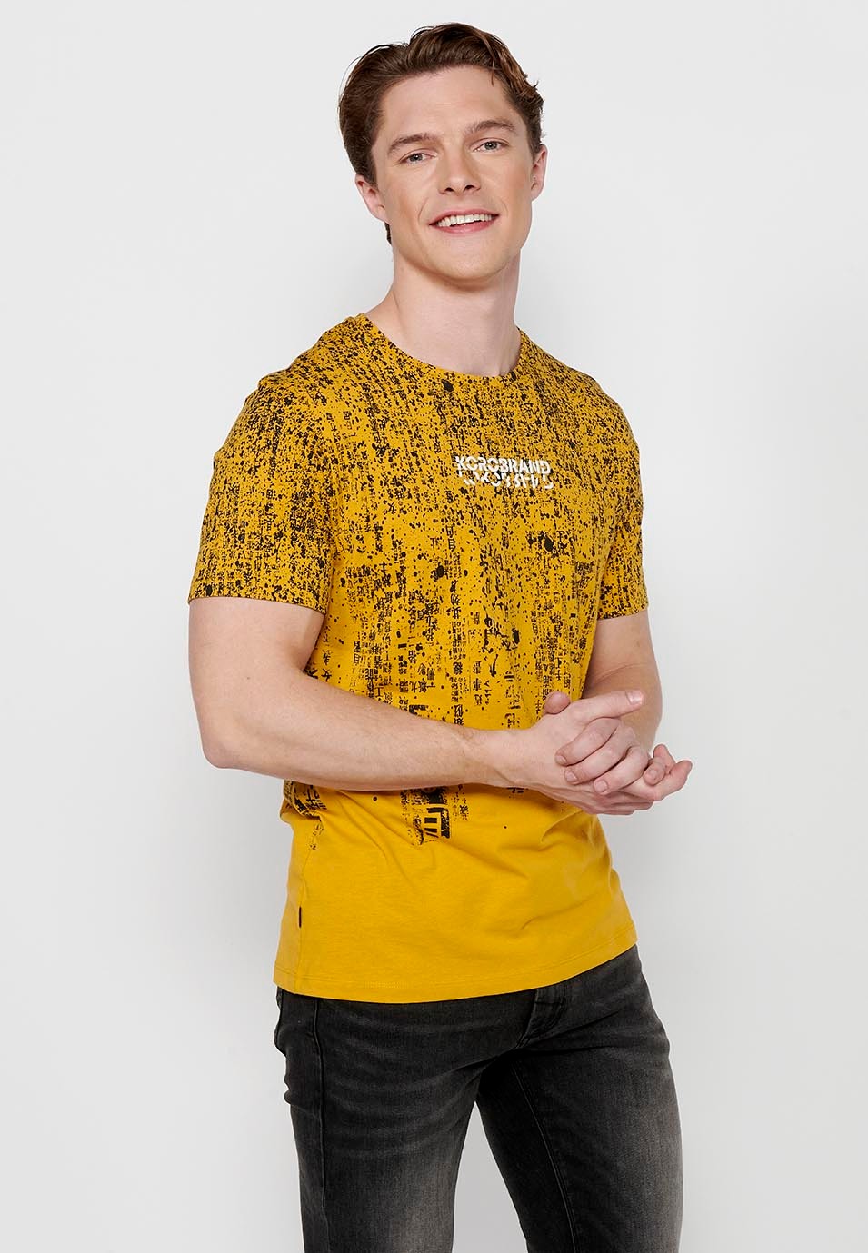 Gelbes Herren-T-Shirt aus Baumwolle mit kurzen Ärmeln 6