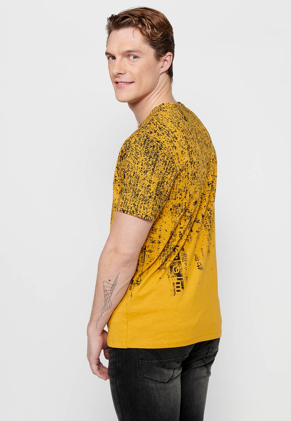 Camiseta de manga corta de algodón, color amarillo para hombre 1
