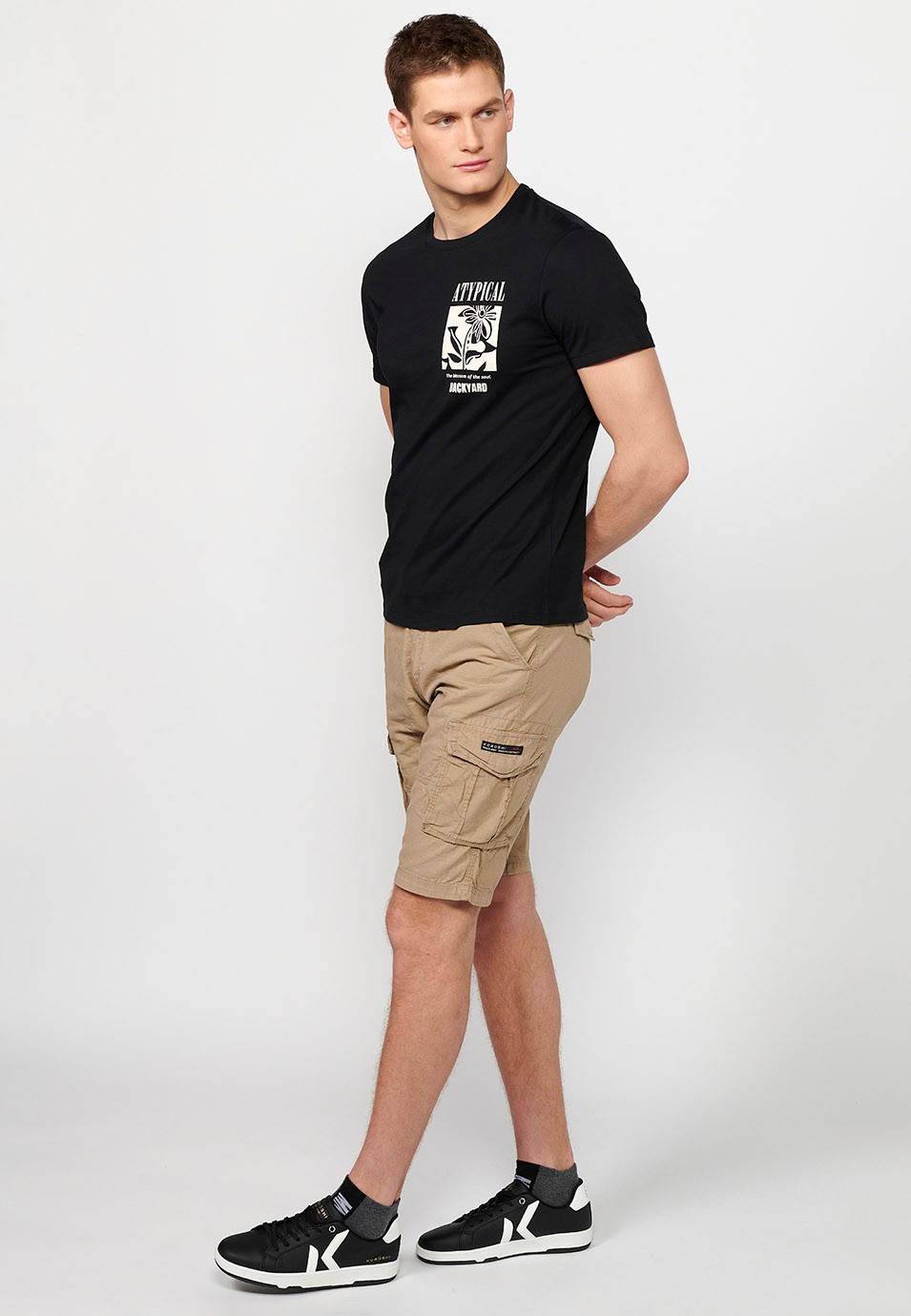 Men's black short-sleeved cotton T-shirt, round neck and back print