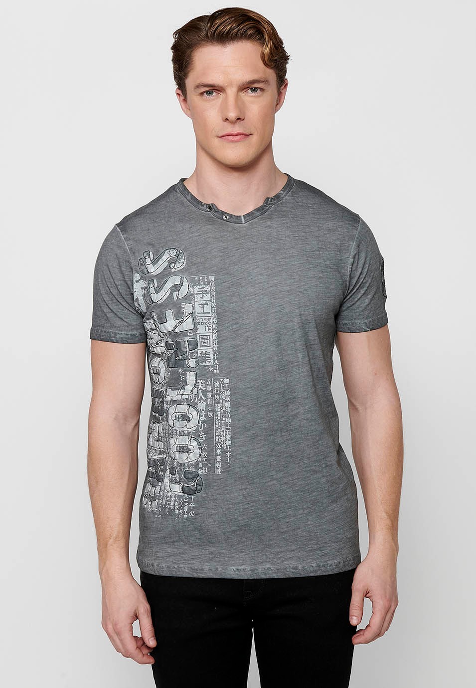 T-shirt en coton manches courtes, col V avec décoration boutons, coloris gris pour homme