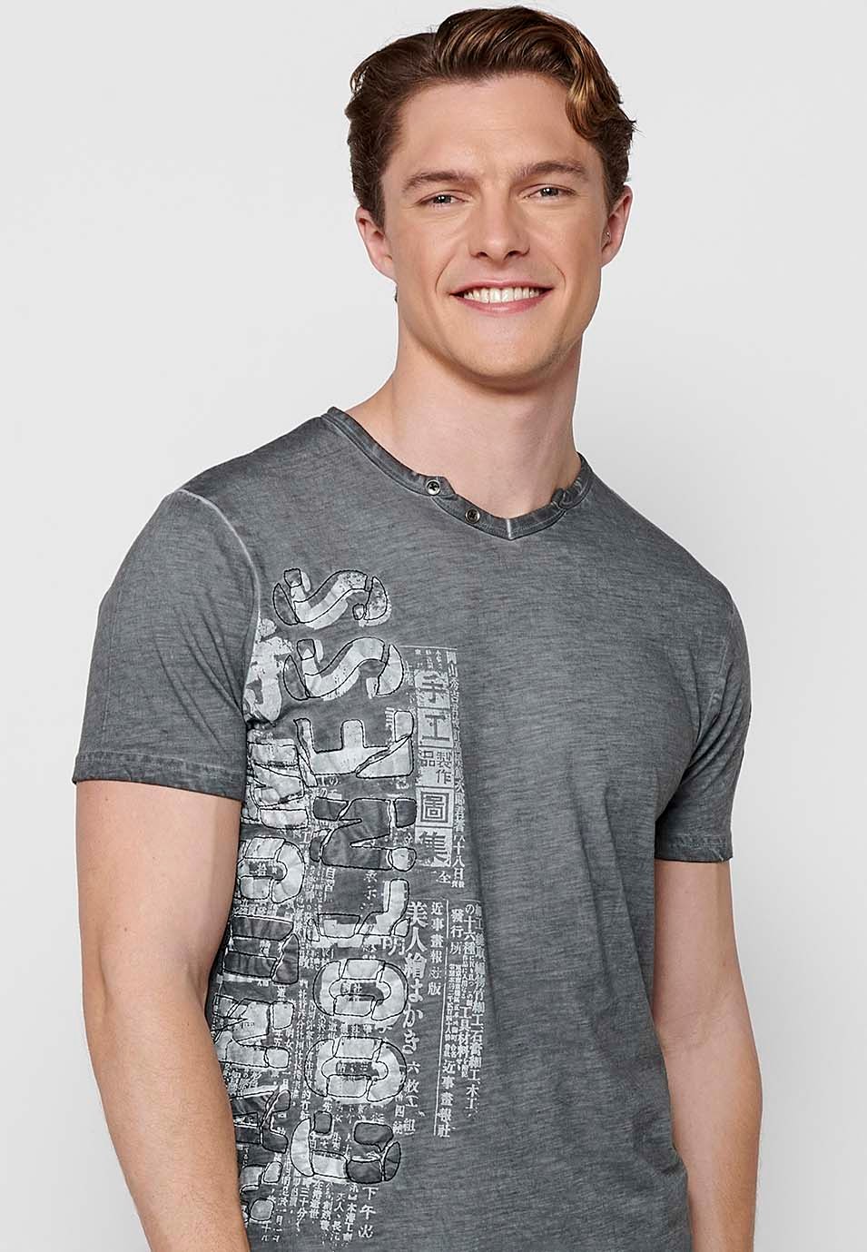 Short-sleeved cotton t-shirt, V-neck with button decoration, gray color for men