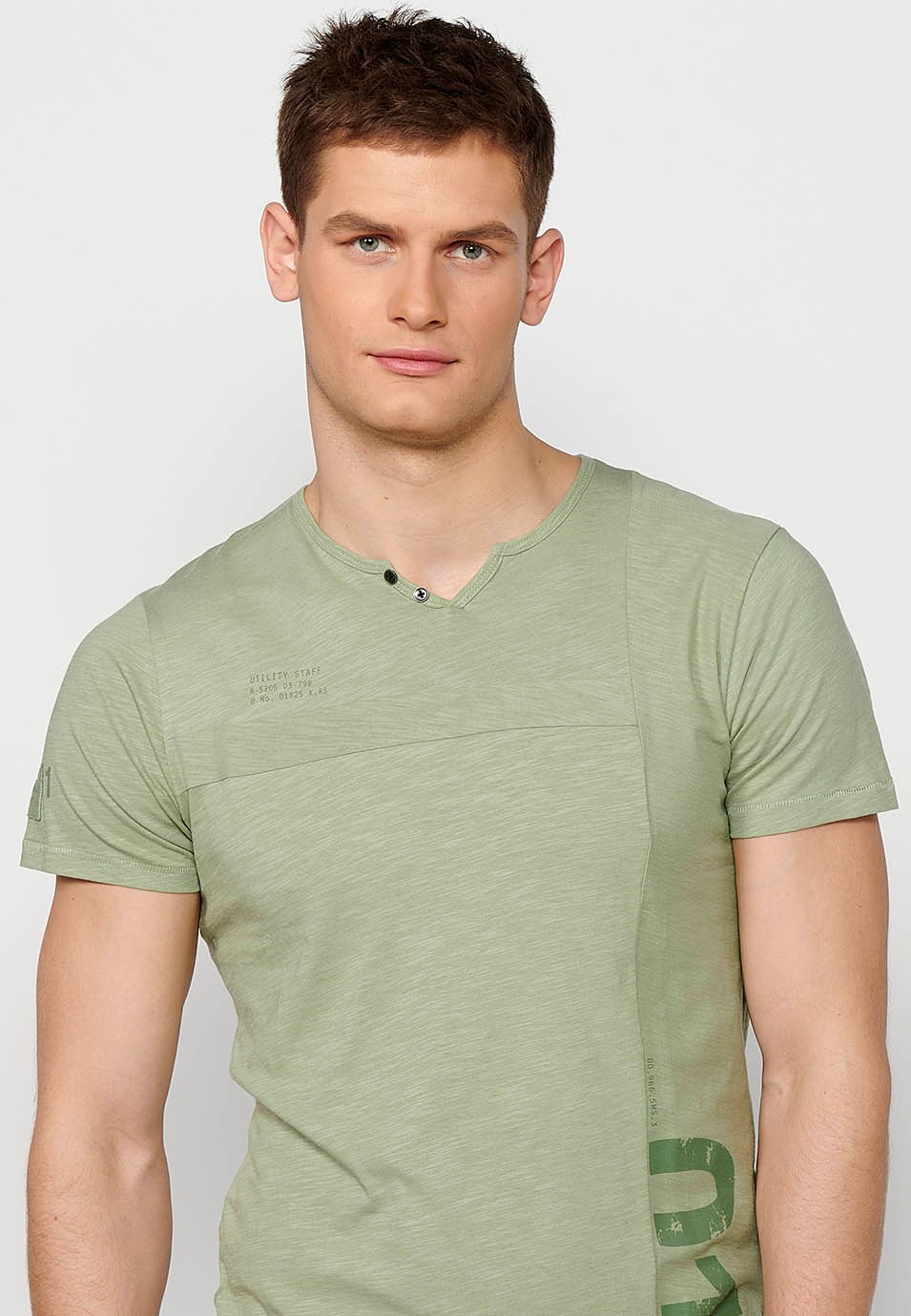  Men's kakhi short-sleeved cotton t-shirt, round neck with button opening