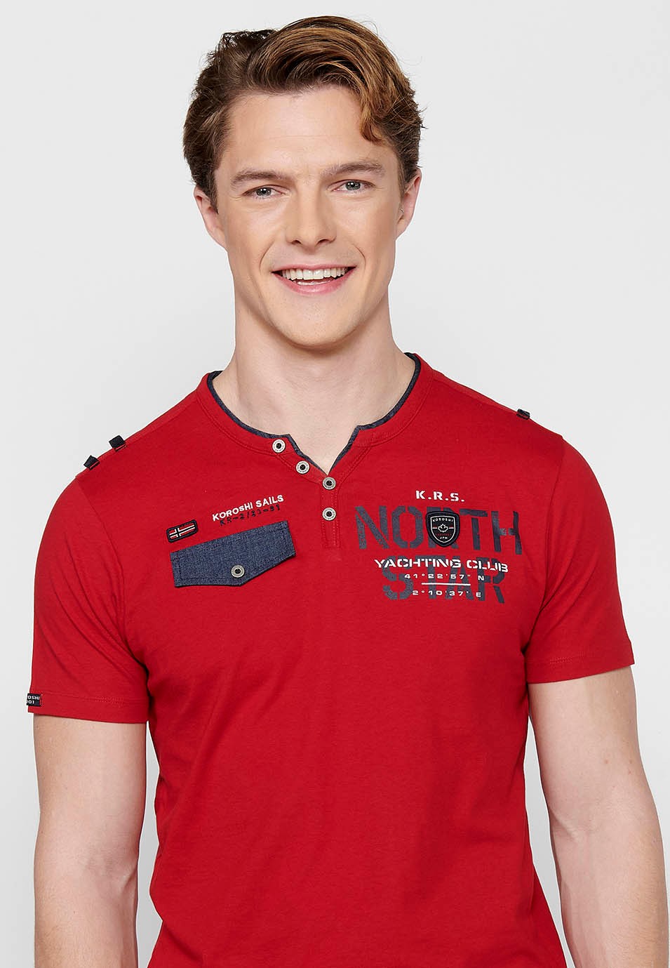Kurzärmliges Baumwoll-T-Shirt mit Rundhalsausschnitt und geknöpfter Öffnung in Rot für Herren 3