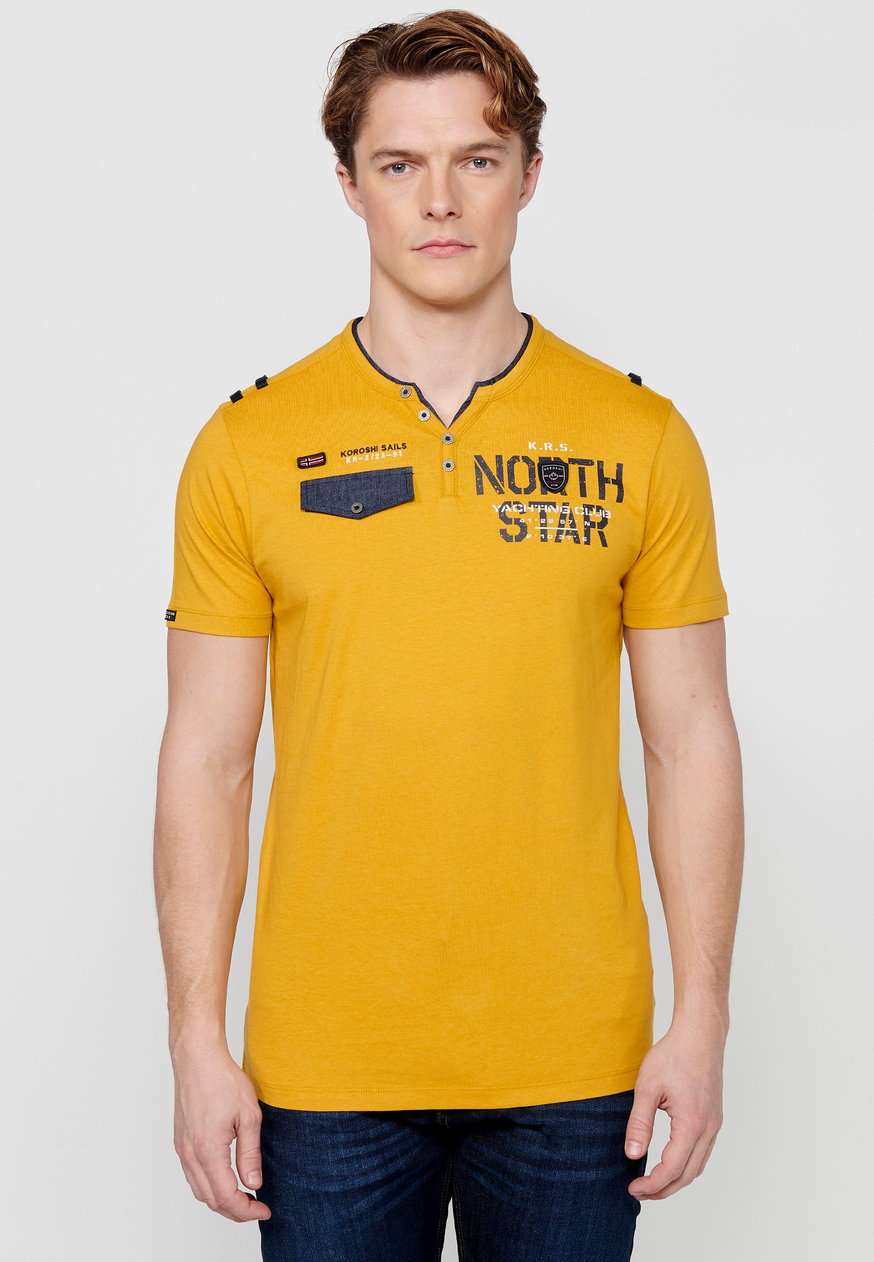 Gelbes Herren-T-Shirt aus Baumwolle mit kurzen Ärmeln, Rundhalsausschnitt und geknöpfter Öffnung 8