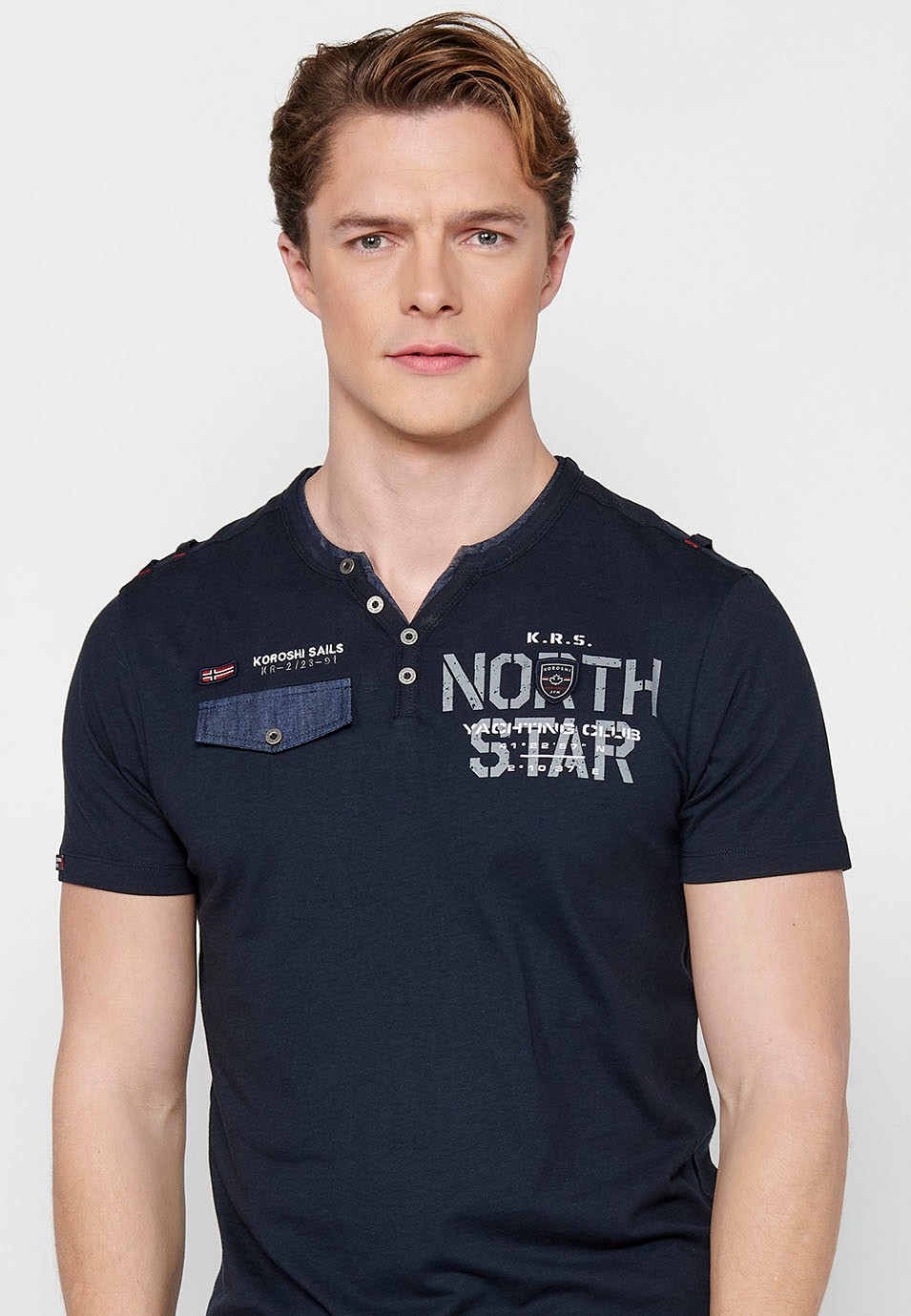 T-shirt en coton à manches courtes de couleur marine, col rond avec ouverture boutonnée pour homme 3