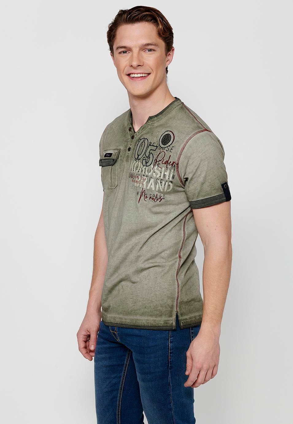 Khakifarbenes, kurzärmliges Baumwoll-T-Shirt mit Rundhalsausschnitt und Knopfleiste für Herren 4