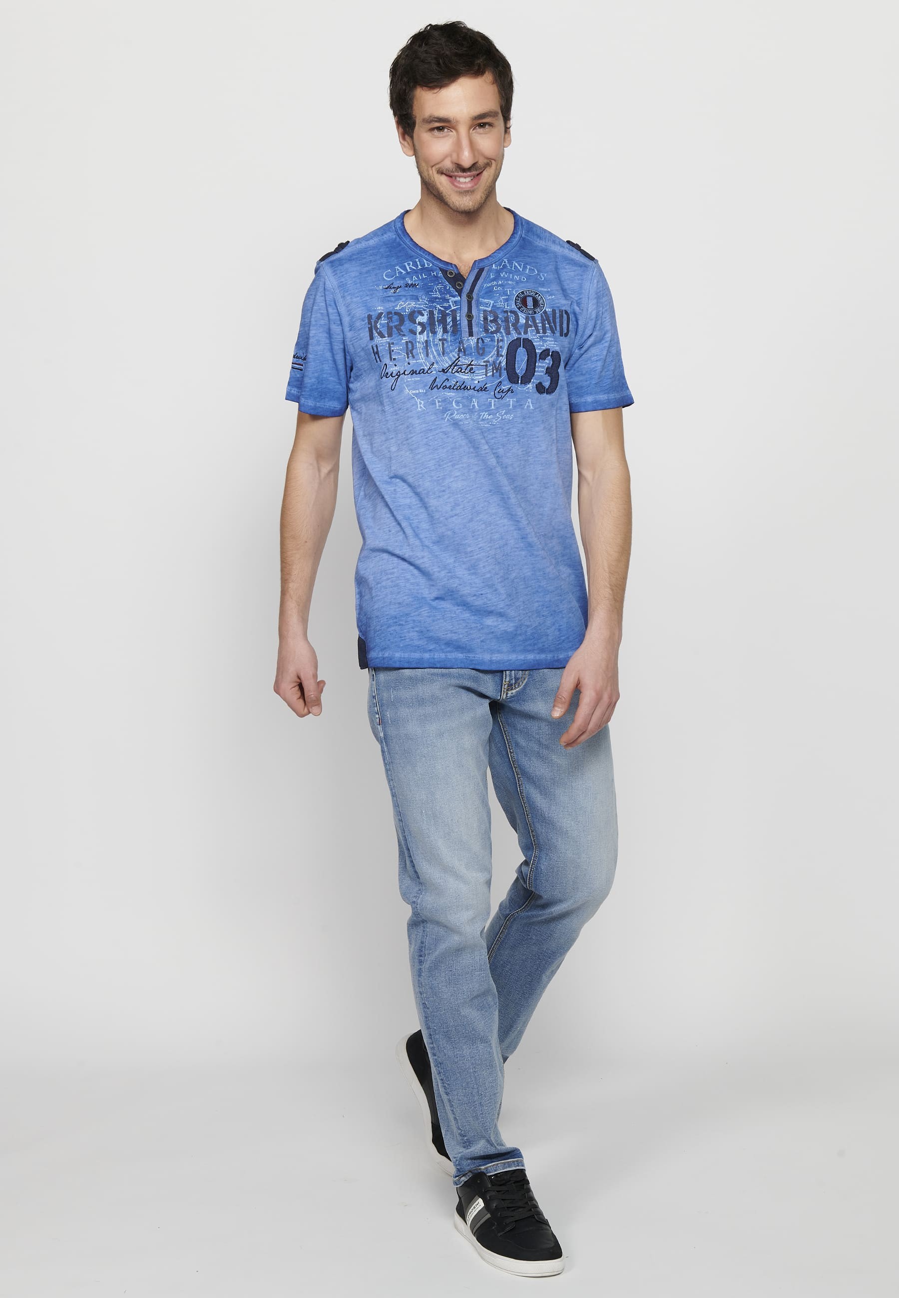 Men's Short Sleeve Cotton T-shirt with Round Neck with Buttoned Opening and blue Front Detail