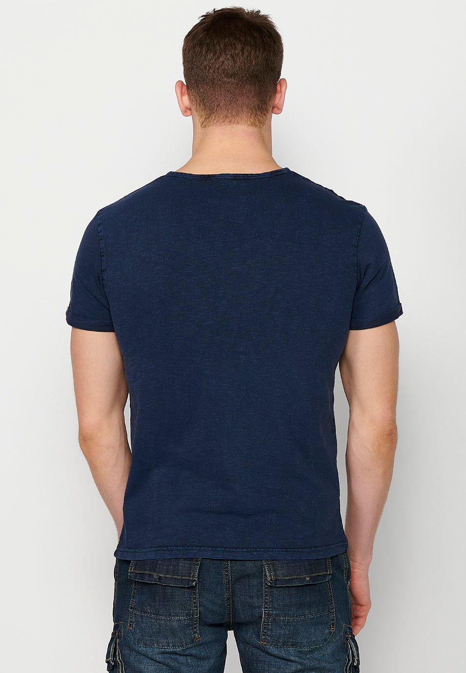 Samarreta de màniga curta, coll rodó amb obertura, color blau per a home