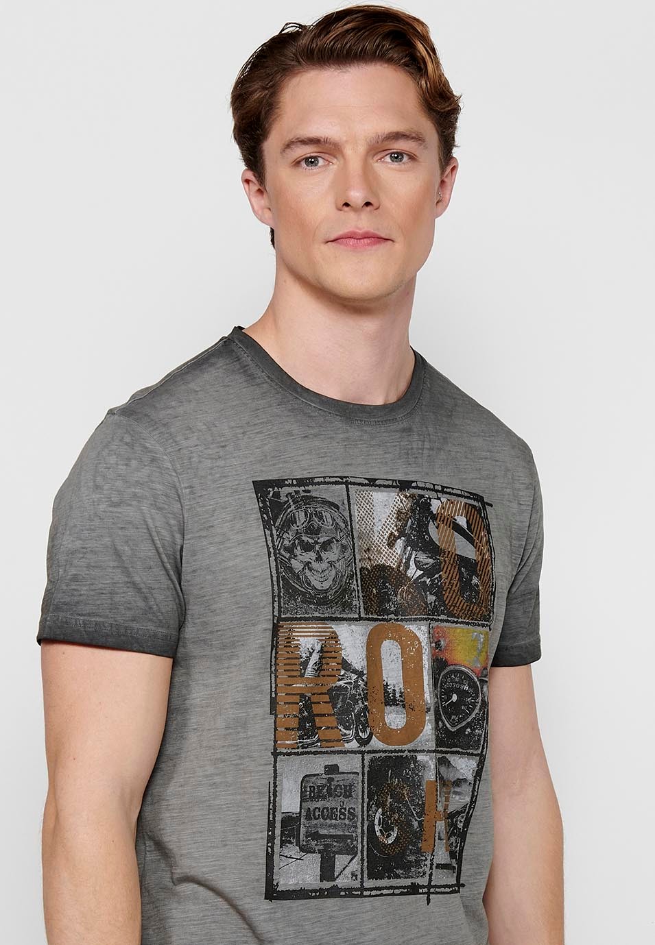 Short-sleeved Cotton T-shirt with Round Neck and Gray Front Print for Men 3