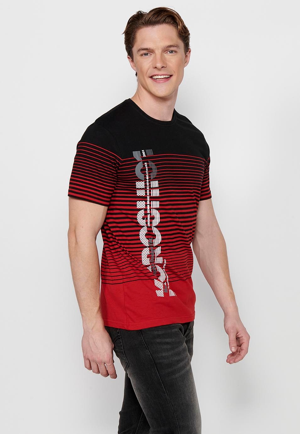 Camiseta de manga corta, estampado degradado a rayas, cuello redondo, color rojo para hombre 7