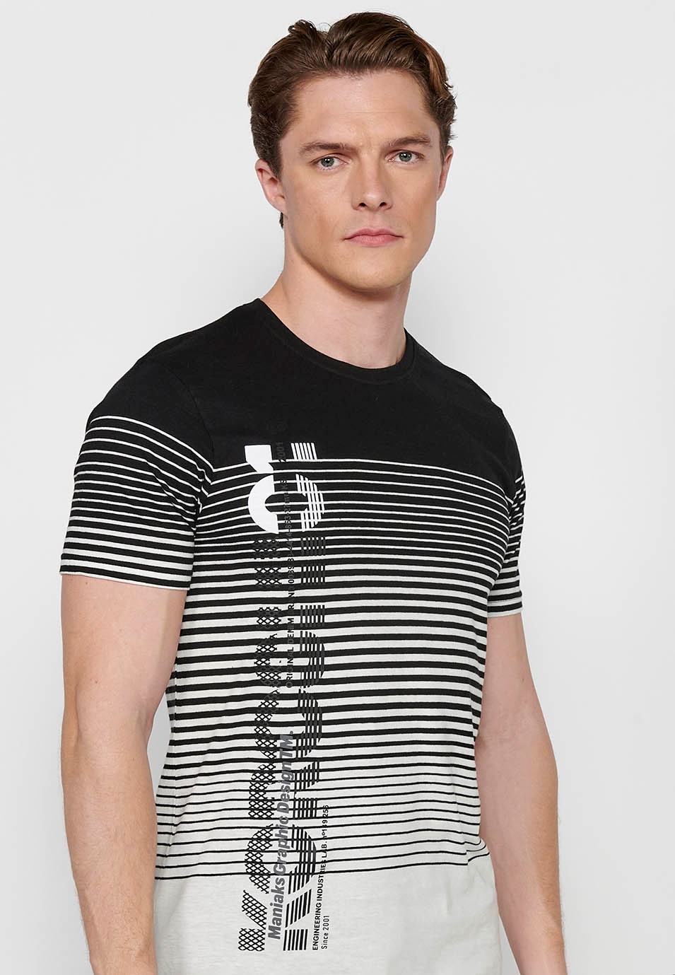 Men's Black Striped Gradient Print Round Neck Short Sleeve T-Shirt