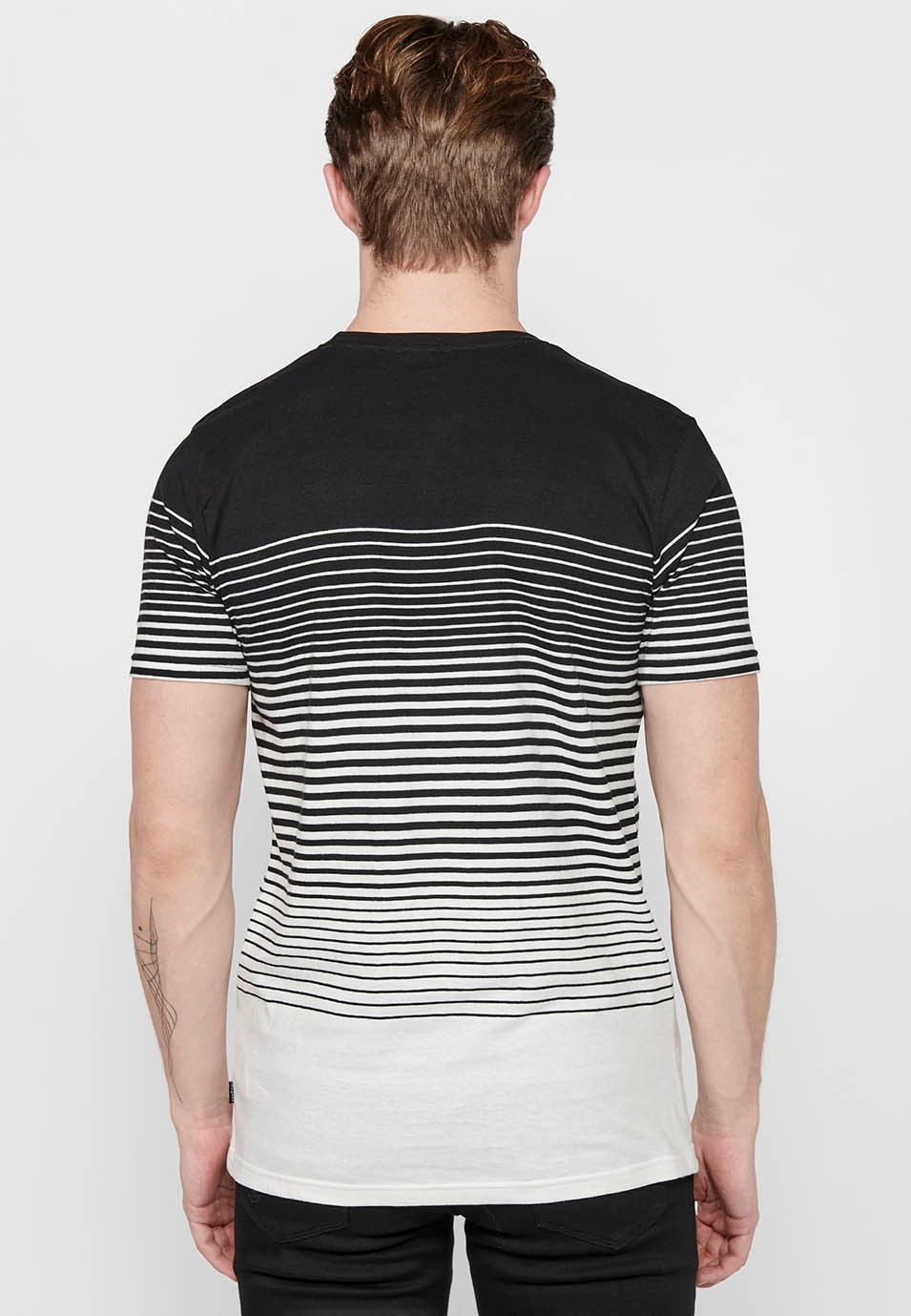 Men's Black Striped Gradient Print Round Neck Short Sleeve T-Shirt