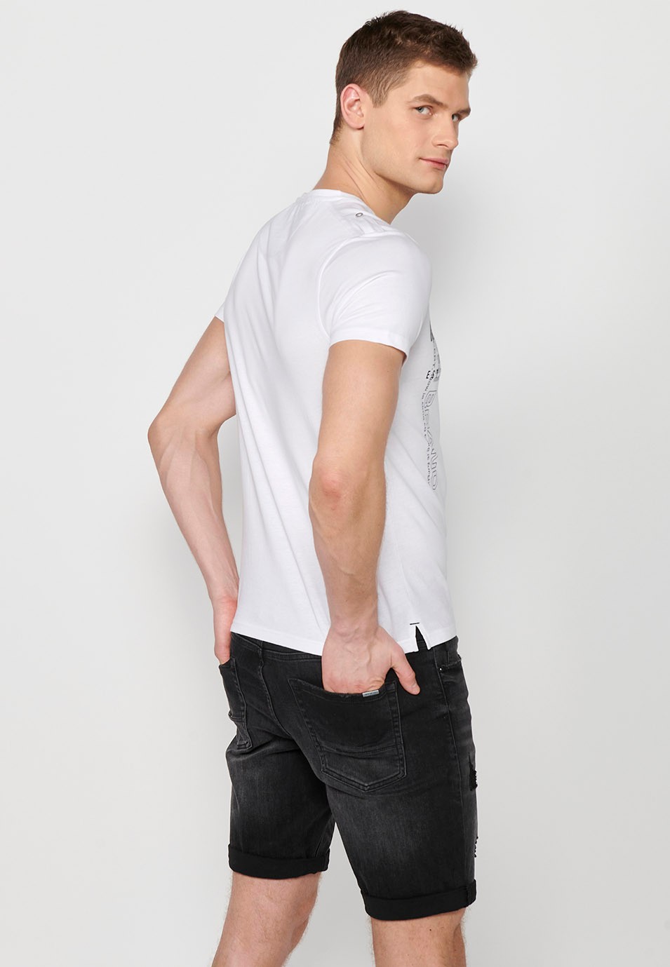Men's white cotton short-sleeved T-shirt, round neck with buttoned opening