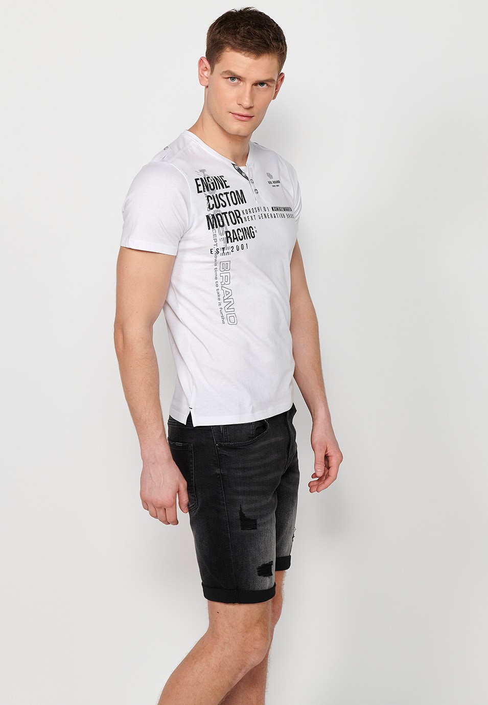 Men's white cotton short-sleeved T-shirt, round neck with buttoned opening