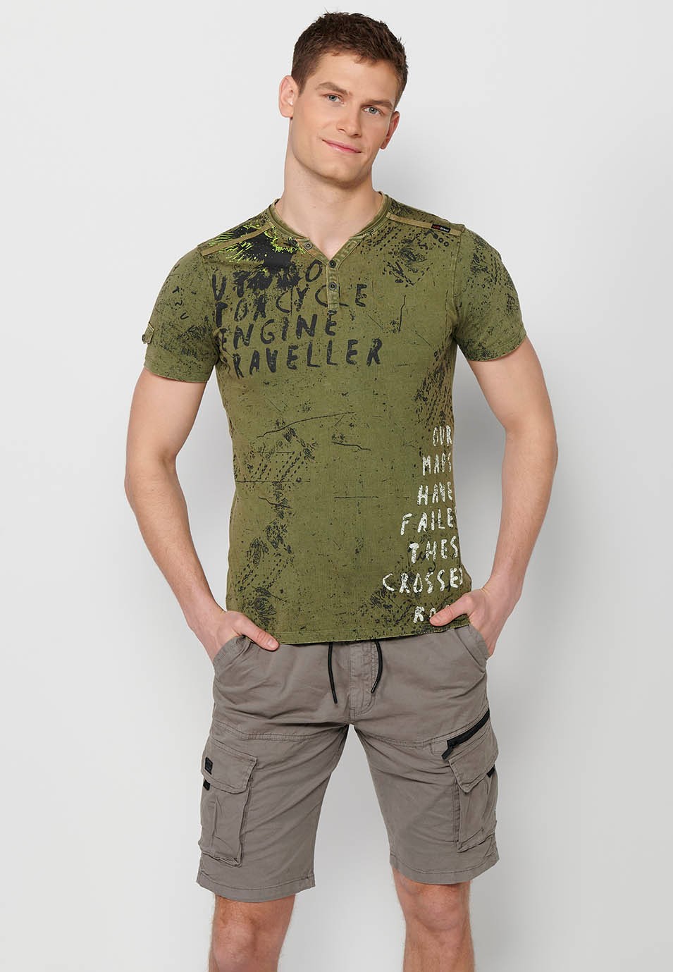 T-shirt boutonné à col ouvert imprimé kaki à manches courtes pour hommes