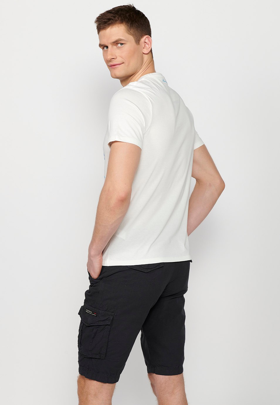 Camiseta de manga corta de algodon, estampado delantero, color blanco para hombre
