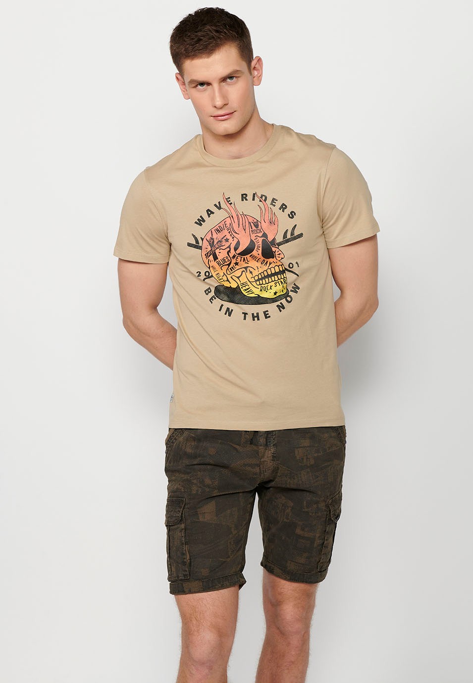 Steinfarbenes bedrucktes Kurzarm-T-Shirt aus Baumwolle für Herren