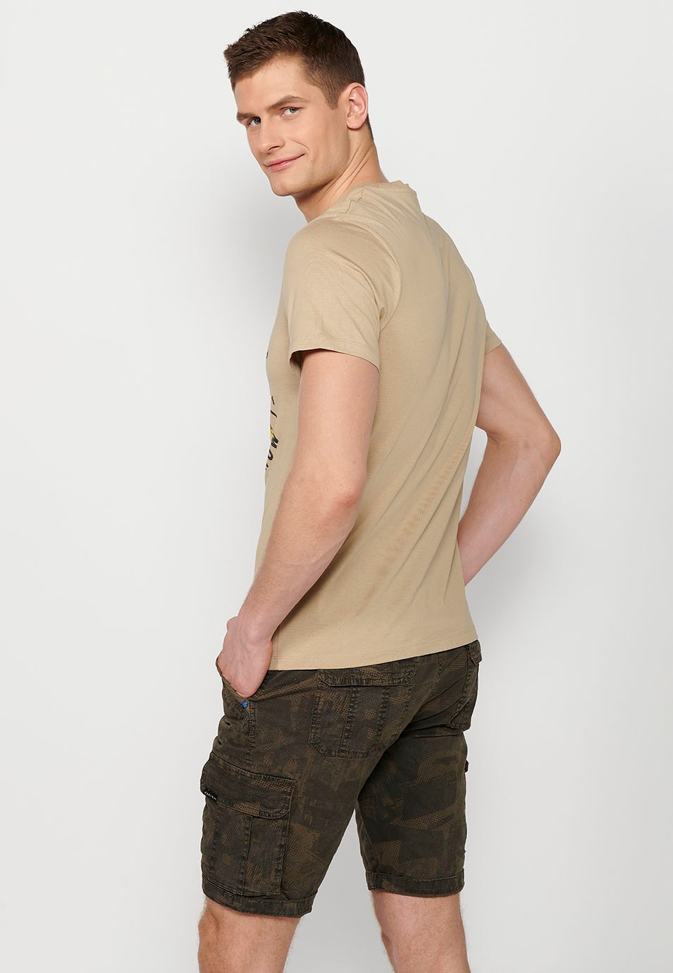 Camiseta manga corta de algodon, estampada, color piedra para hombre