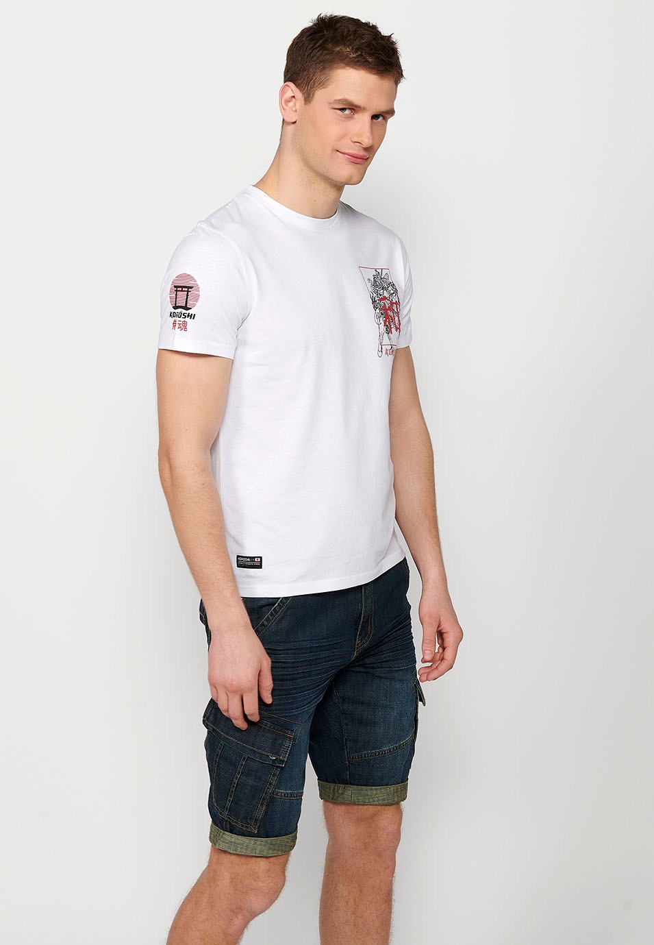 White short sleeve t-shirt with print on the back for men