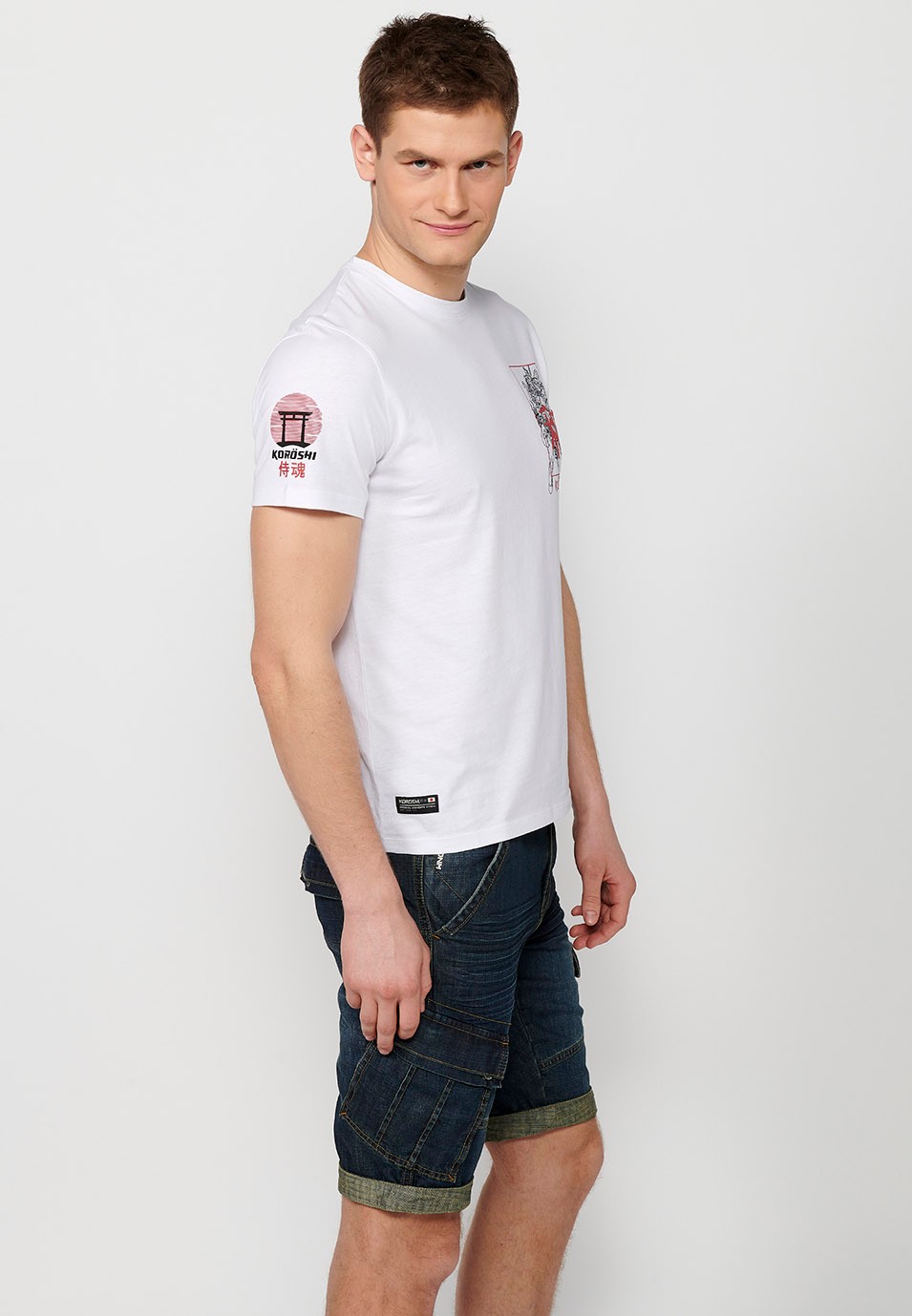 White short sleeve t-shirt with print on the back for men