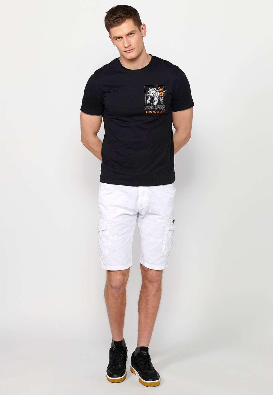 Short-sleeved cotton t-shirt with jungle tigger back print, black color for men