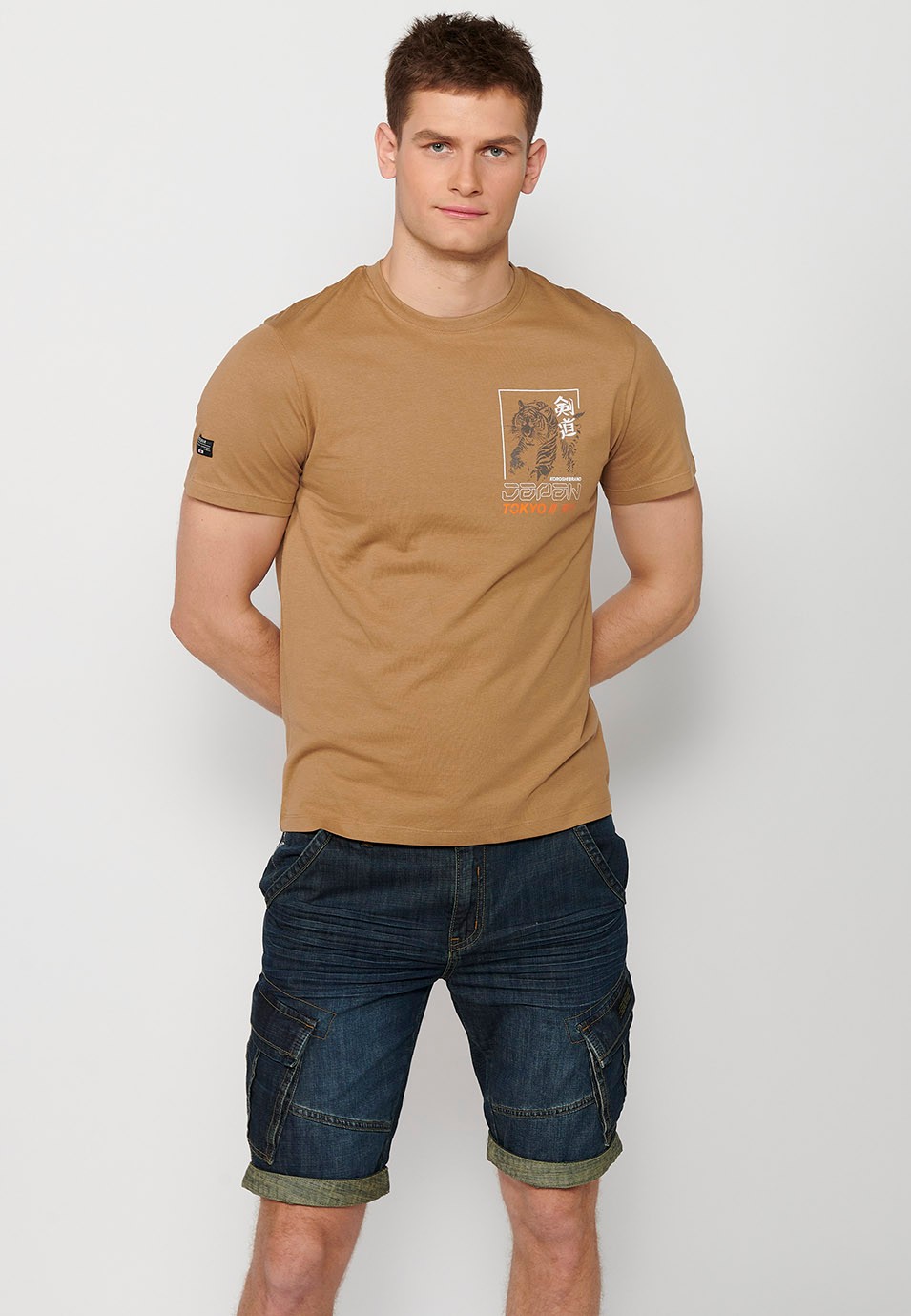 Short-sleeved cotton t-shirt with jungle tigger back print, camel color for men