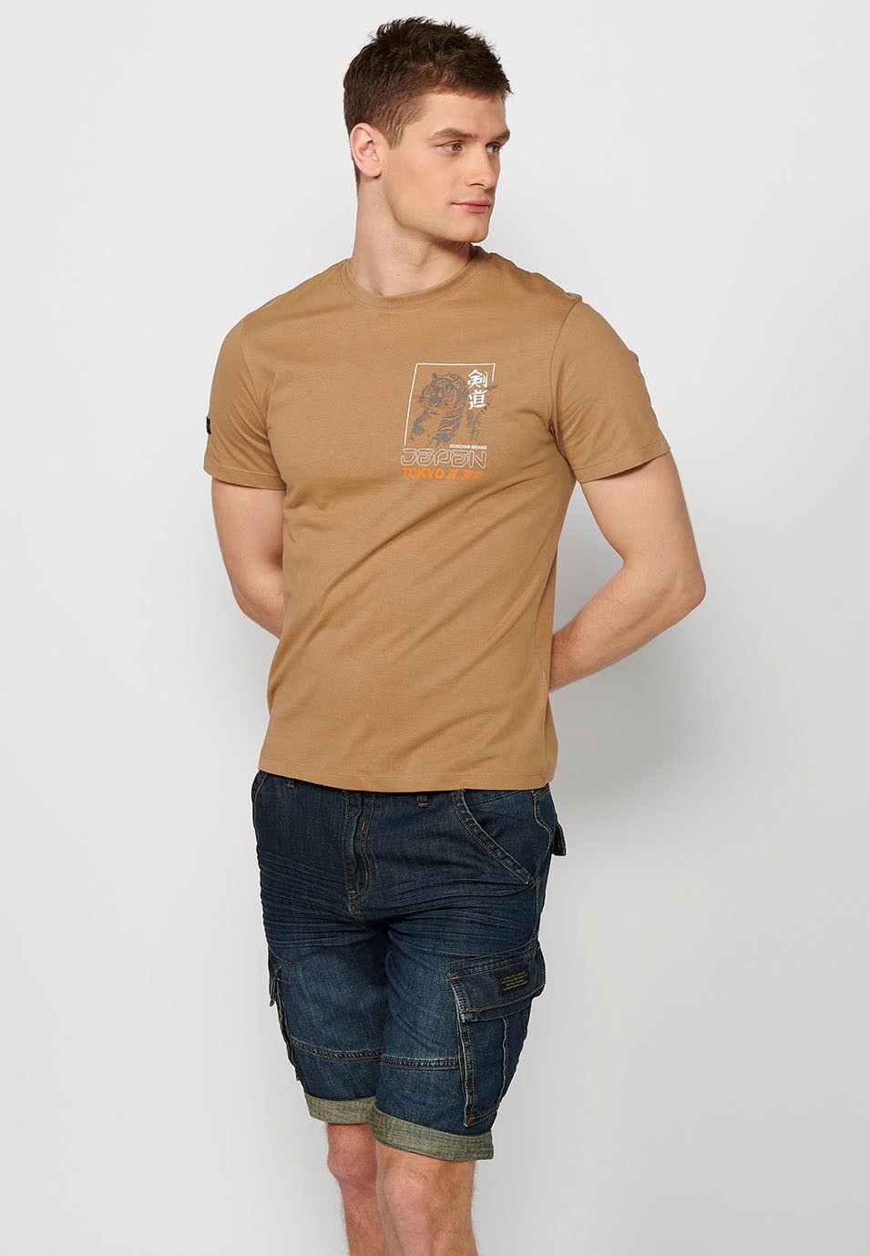 Short-sleeved cotton t-shirt with jungle tigger back print, camel color for men