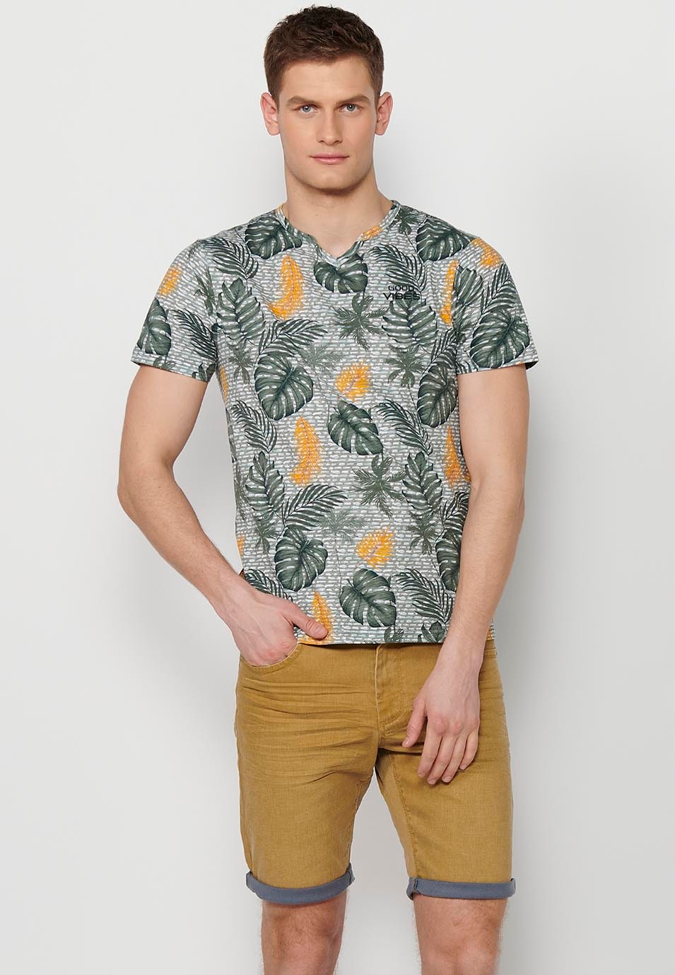 Short-sleeved cotton t-shirt with multicolored tropical print for men