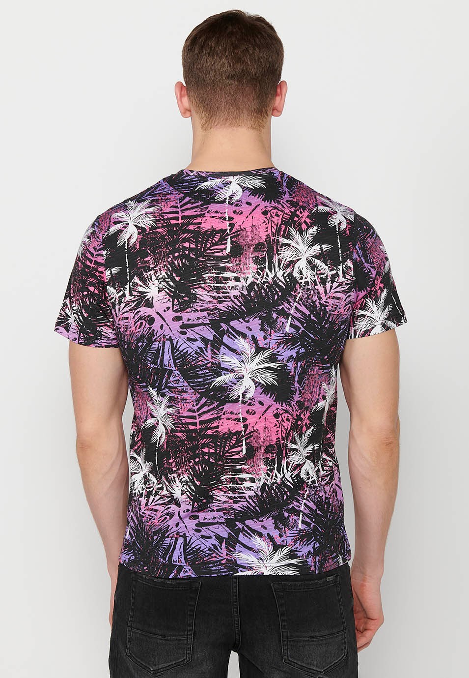 Short-sleeved cotton t-shirt with multicolored pink-purple tropical print for men