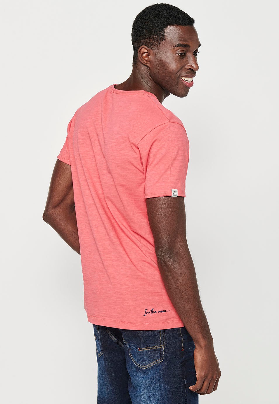 Samarreta bàsica de màniga curta de cotó, coll V amb botó, color rosa per a home 1