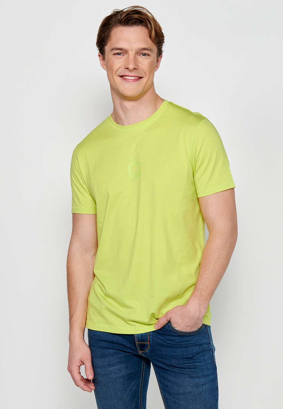 Short sleeve round neck t-shirt with front logo in lime color for men
