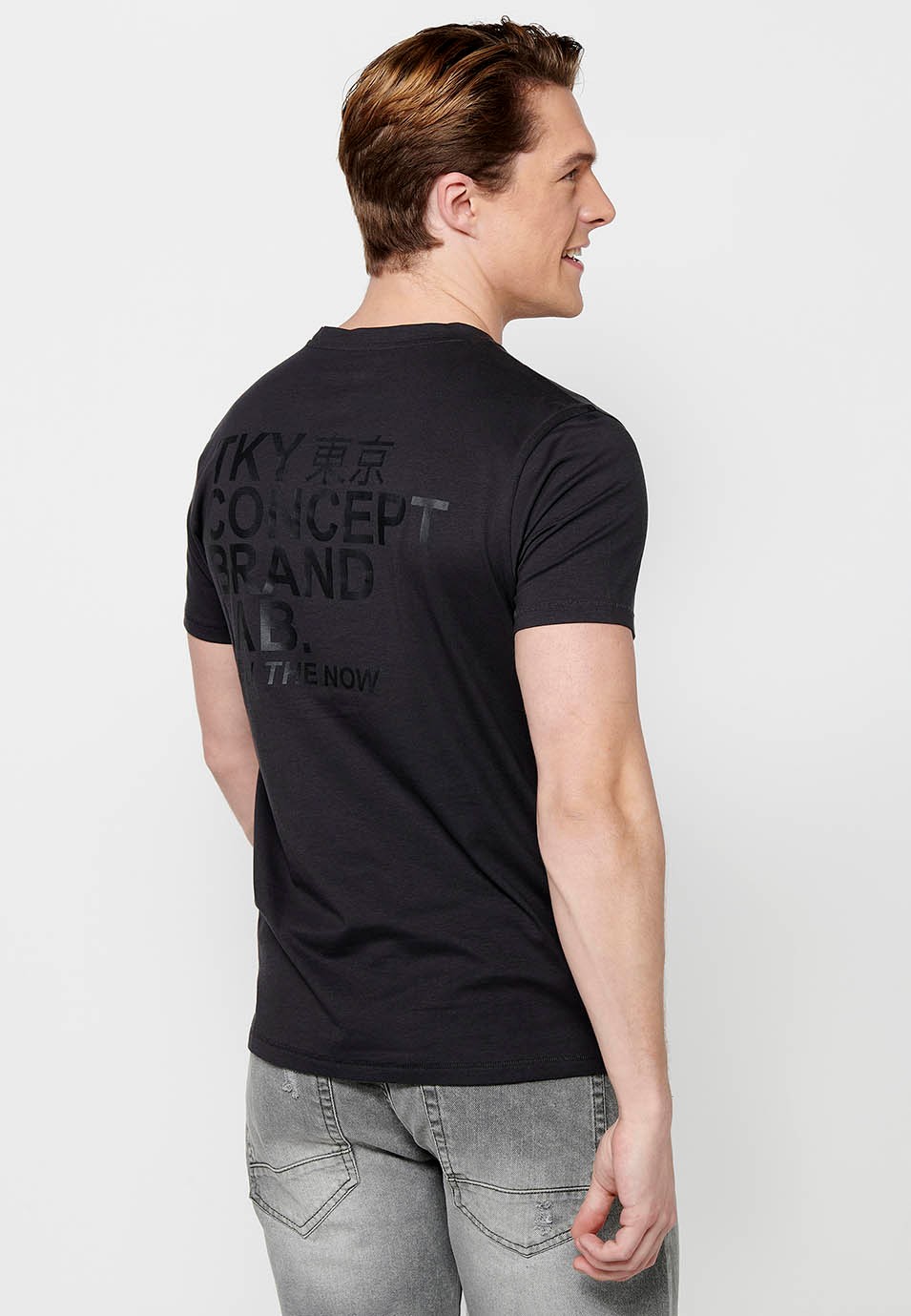 Tee-shirt-manches-courtes-col rond-devant-logo-couleur-noir-homme
