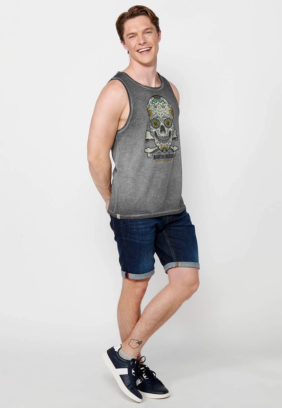 Cotton tank top, with front print, gray color for men