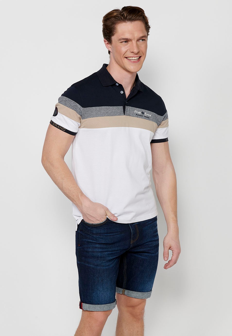 100% cotton short-sleeved polo shirt, striped detail on the chest, white color for men