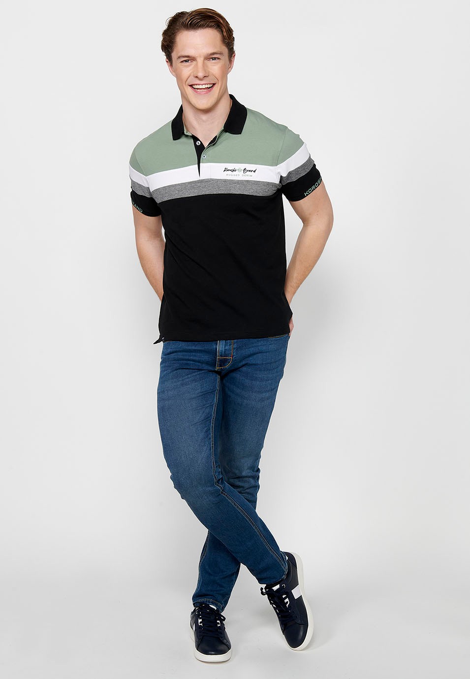 Kurzarm-Poloshirt aus 100 % Baumwolle, Streifendetail auf der Brust, schwarze Farbe für Herren 3