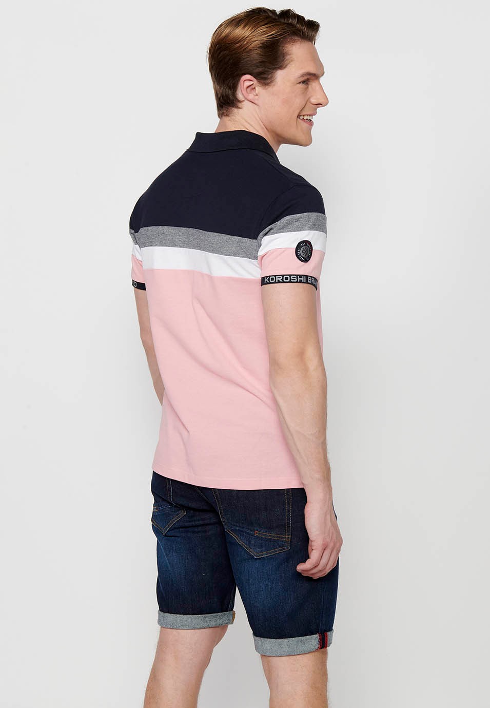 Kurzarm-Poloshirt aus 100 % Baumwolle, Streifendetail auf der Brust, pink Farbe für Herren