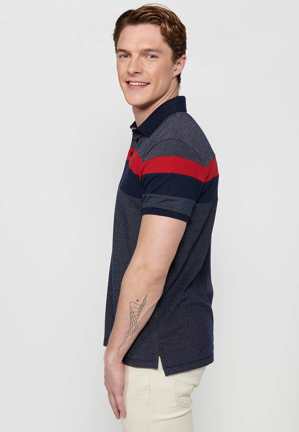 Short-sleeved polo shirt, with stripes in two colors, black and red for men