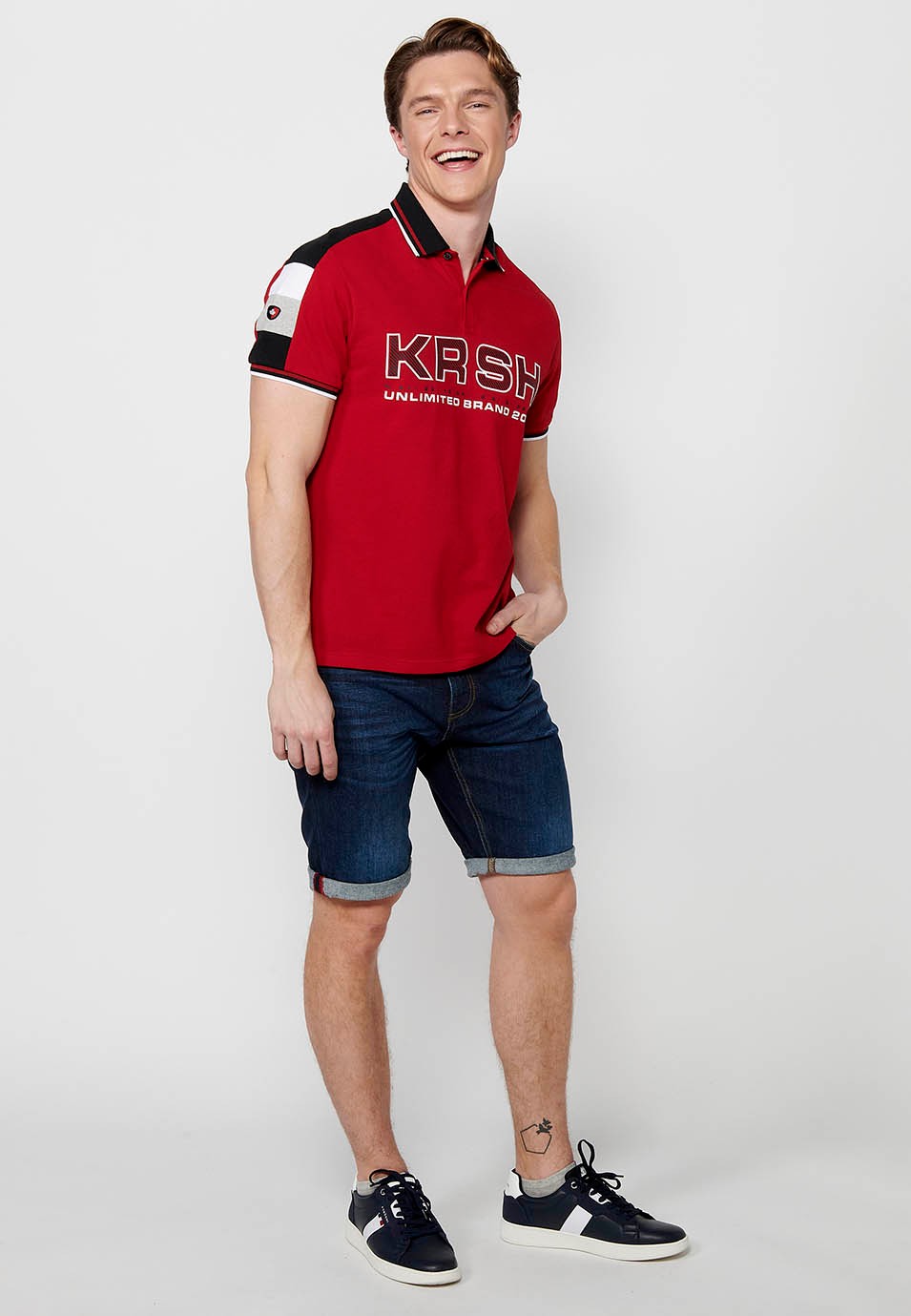 Short-sleeved cotton polo shirt with shirt collar with buttons and front detail with sleeves finished in rib and finished with side slits in Red for Men 7