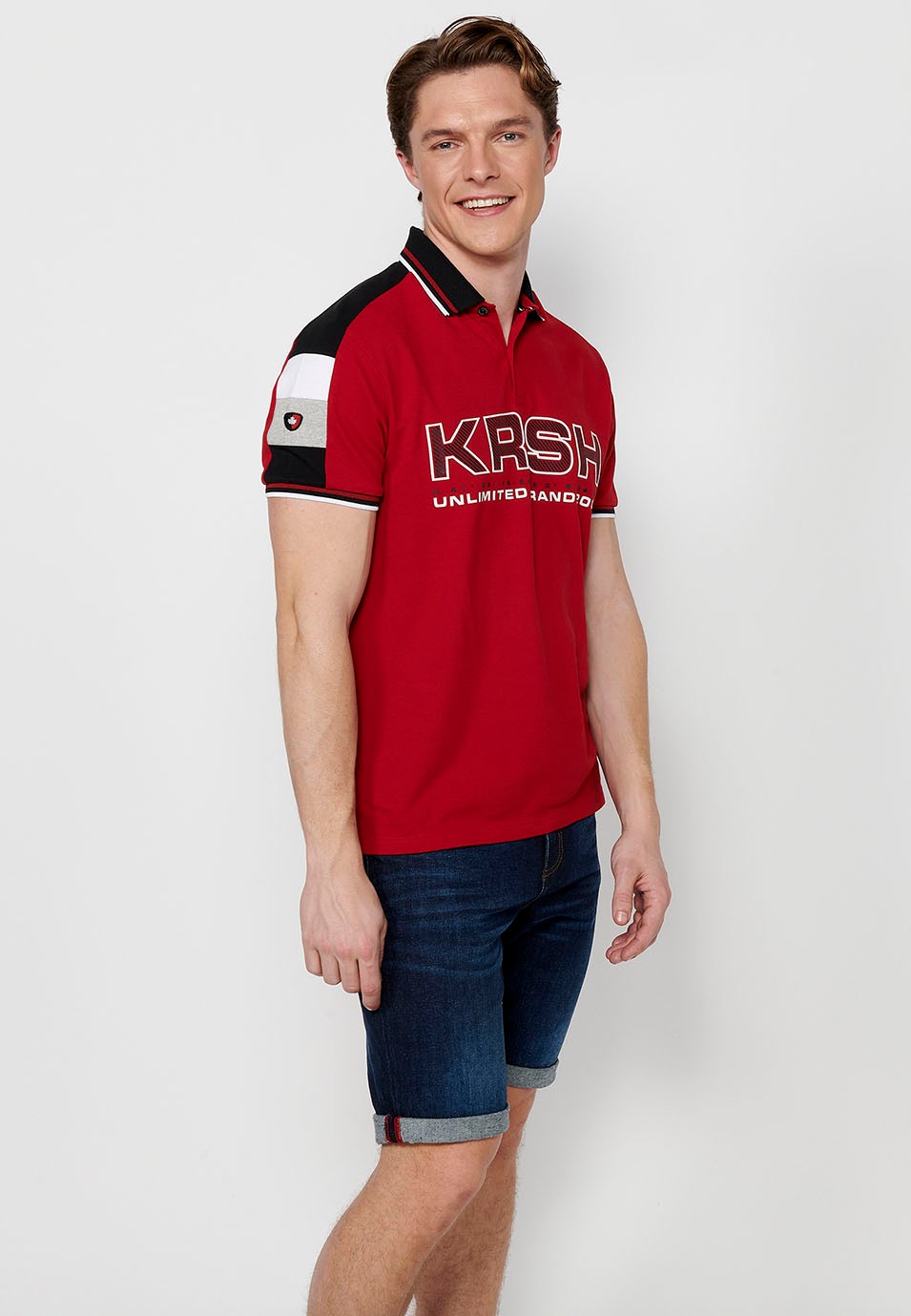 Kurzärmliges Baumwoll-Poloshirt mit Hemdkragen mit Knöpfen und Vorderdetail mit gerippten Ärmeln und Seitenschlitzen in Rot für Herren 4