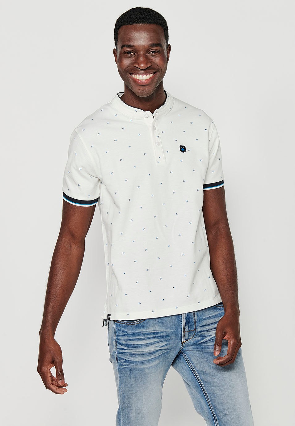 Short-sleeved Cotton Polo with Round Neck with buttoned opening and Finished with Side Cuts in White for Men