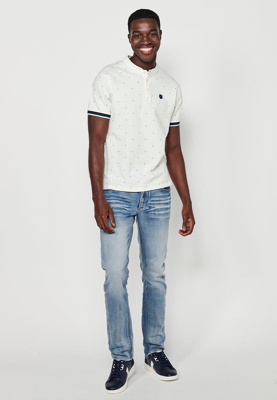 Short-sleeved Cotton Polo with Round Neck with buttoned opening and Finished with Side Cuts in White for Men